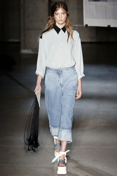 Look 3